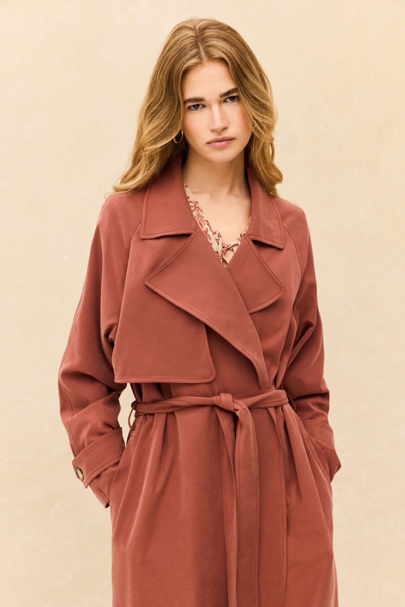 Gabardina KENSINGTON Terracota - BIMANI